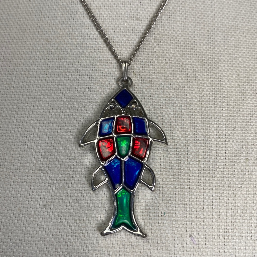 Vintage 1970’s stained glass style silvertone fish necklace